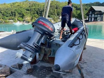 เครื่องยนต์ติดท้ายเรือ 40HP